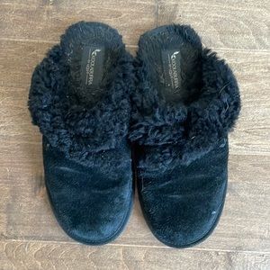 Black Slippers Koolaburra by UGG
